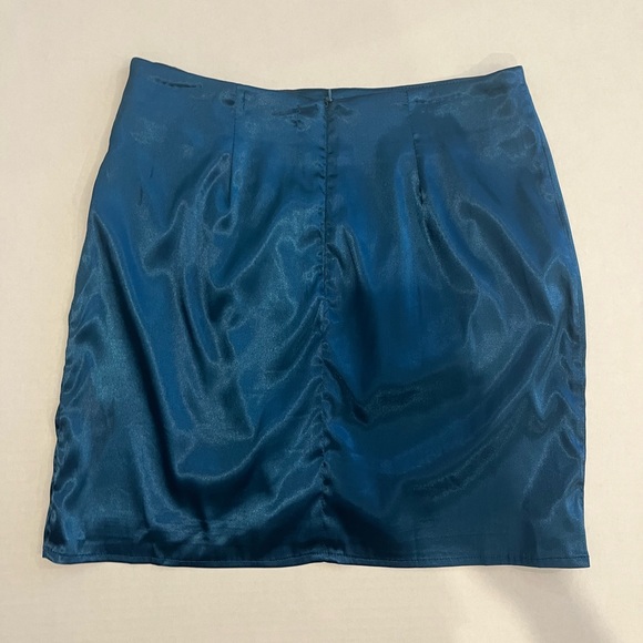 Small Blue, Draped Mini skirt. Satin skirt. Turquoise color. Robertson + Rodeo - Picture 2 of 2